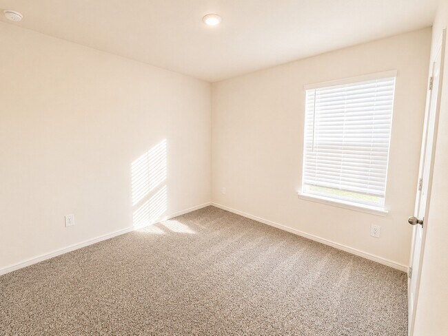 Building Photo - 4211 Westbrook Pk Ln