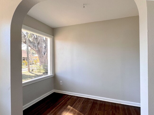 Building Photo - Cozy Two-Bedroom Winter Haven Home