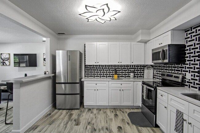 Building Photo - 1422 Dauphin Ln