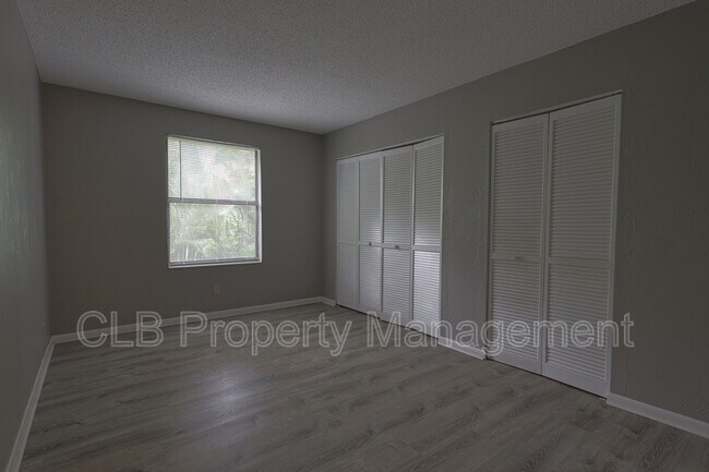 Building Photo - 6175 Sequoia Dr