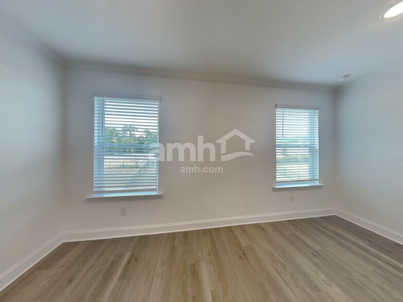 Building Photo - 1140 Livengood Wy