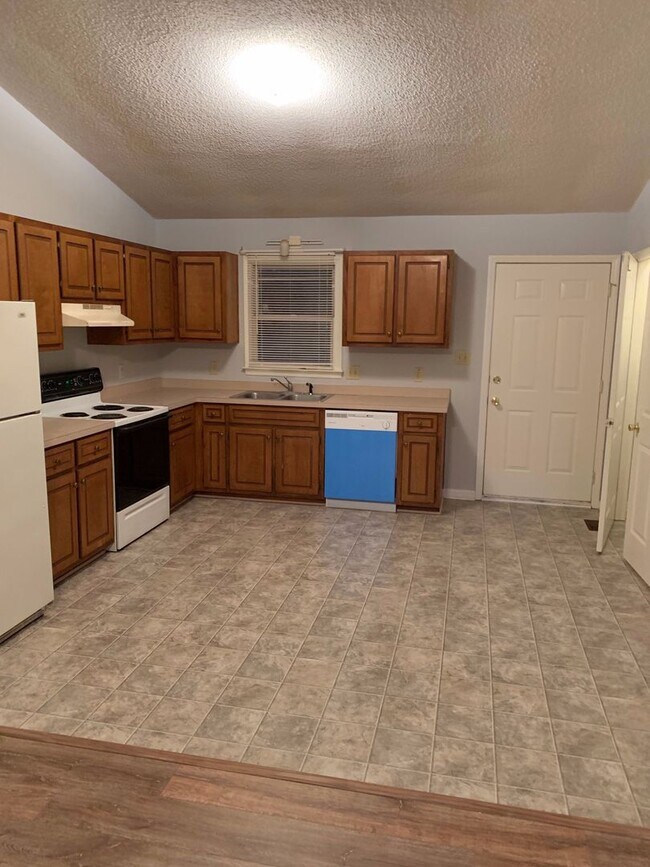 Building Photo - Kittrell Duplex 3