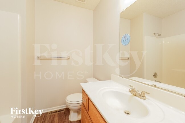 Building Photo - 208 S Darrowby Dr