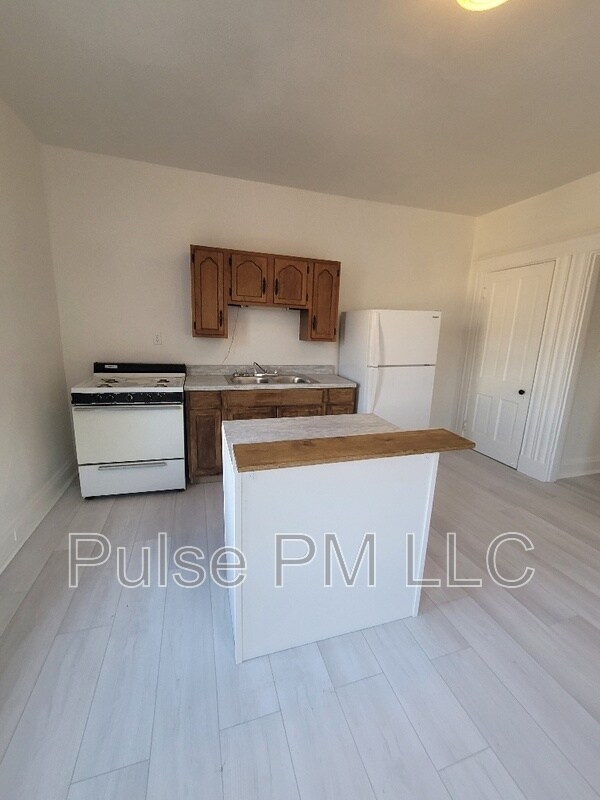 Building Photo - 3715 Park Ave