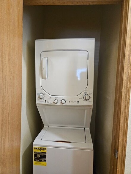 Building Photo - 1000 Diamond Dr