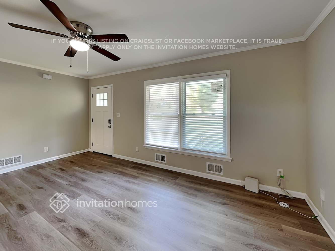 Building Photo - 3582 Highwood Dr SW