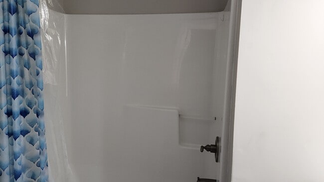 Building Photo - 614 3rd Ave S