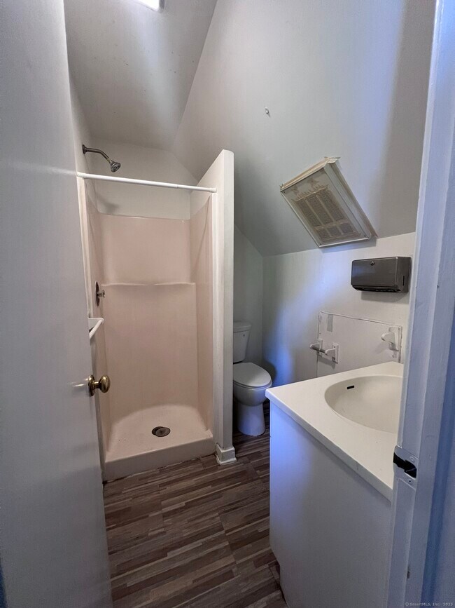 Building Photo - 787 Brewster St