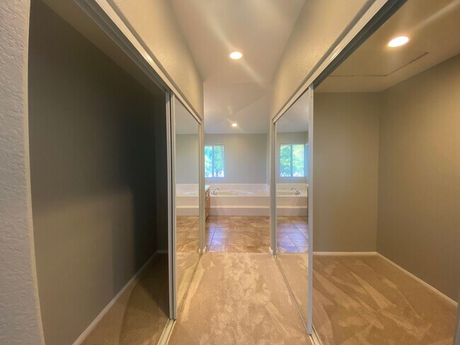 Building Photo - Stunning 4 bedroom Home with a Pool locate...