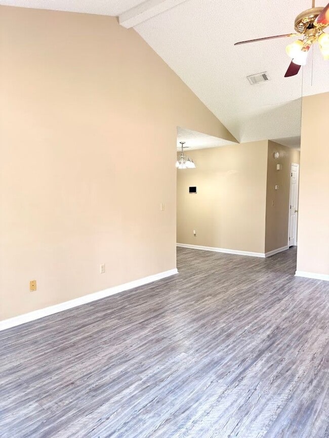 Building Photo - 114 Leeward Ct