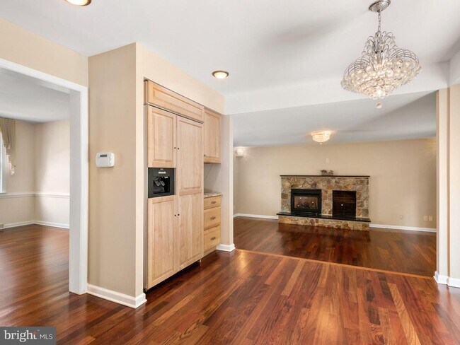 Building Photo - 612 Bough Rd