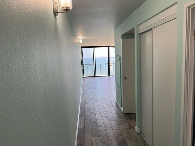 Building Photo - 1750 E Ocean Blvd