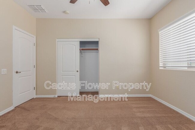 Building Photo - 749 E La Costa Dr