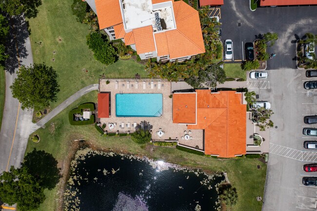 Building Photo - 7520 La Paz Blvd