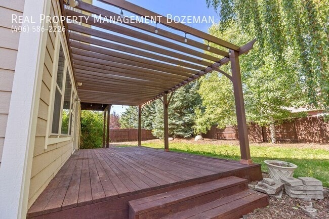 Building Photo - 971 Longbow Ln
