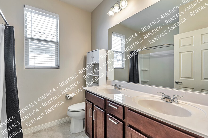 Building Photo - 8680 N Rome Ct