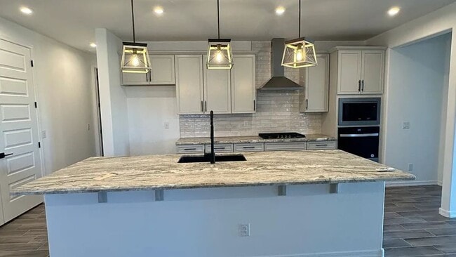 Building Photo - Beautiful Vistancia Home