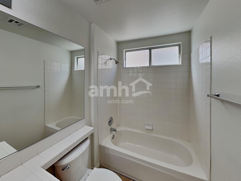 Building Photo - 9876 Vermillion Cliffs Ave