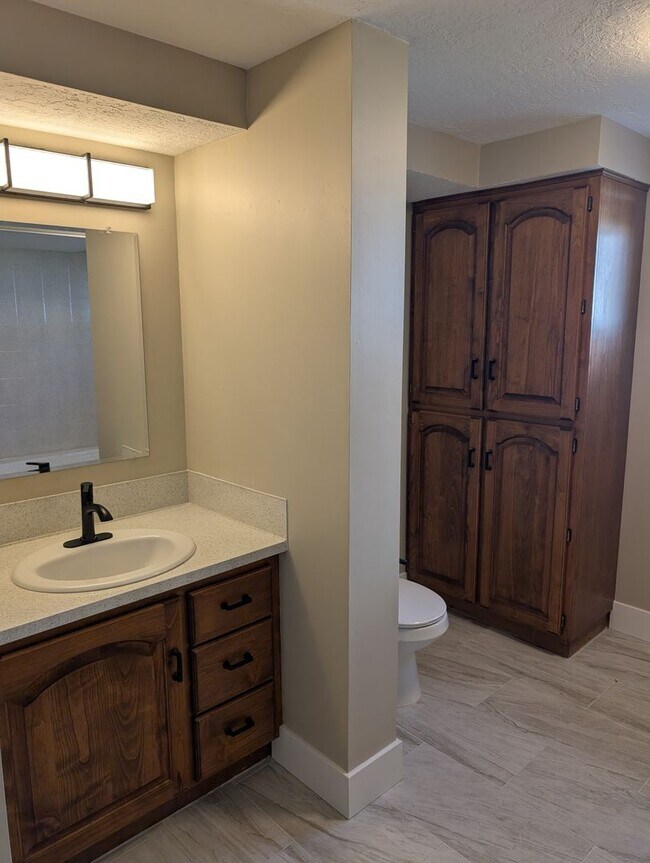 Building Photo - July FREE! Renovated 5-Bed Home + Optional...