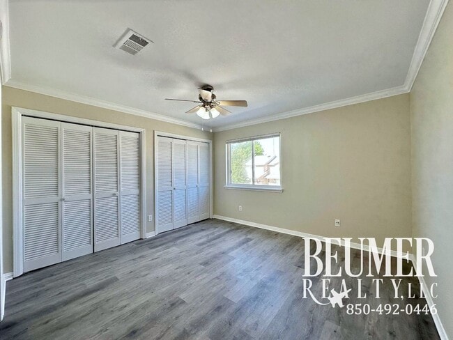 Building Photo - Charming 2 bedroom, 2.5 bath townhome for rent in SW Pensacola!
