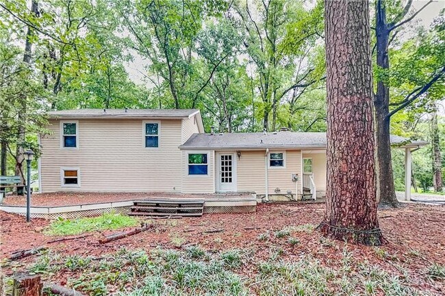Building Photo - 4579 N Woodlake Ln SE
