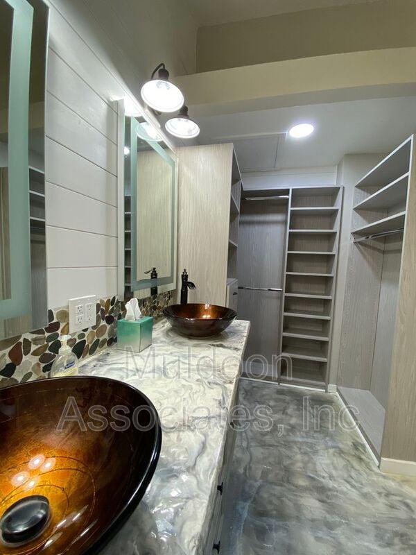 Building Photo - 4184 Coolwater Dr