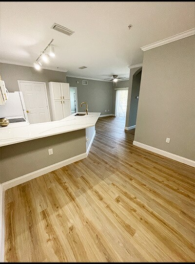Building Photo - 120 Old Town Pky