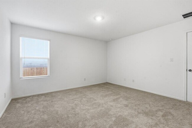 Building Photo - 511 Paris St