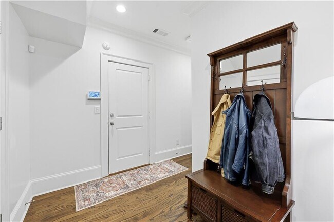 Building Photo - 1295 Cumberland Rd NE