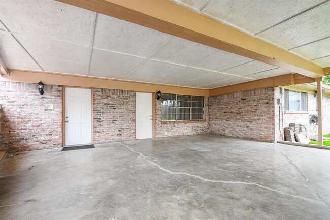 Building Photo - 7714 Eichler Dr
