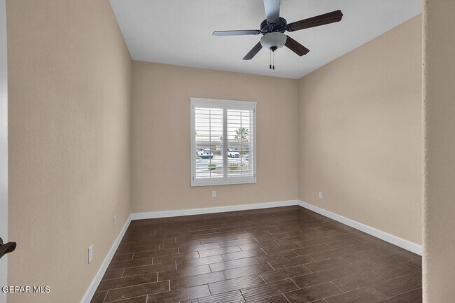 Building Photo - 7238 Canyon Wren Ave