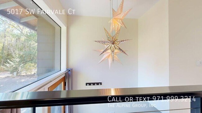Building Photo - 5017 SW Fairvale Ct