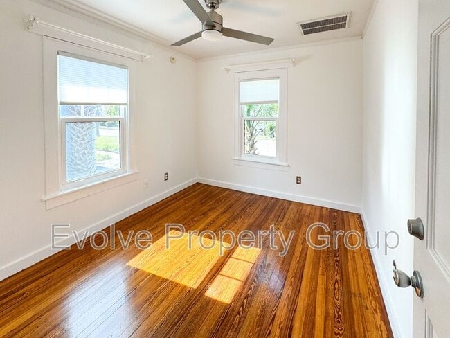 Building Photo - 931 Shine Ave