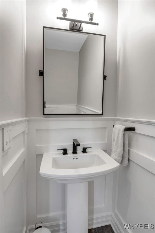 Building Photo - 5330 Holly Glen Ct
