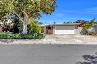 Building Photo - 3 Bedroom 2 Bath Home located in Palo Alto's Palo Verde Neighborhood!