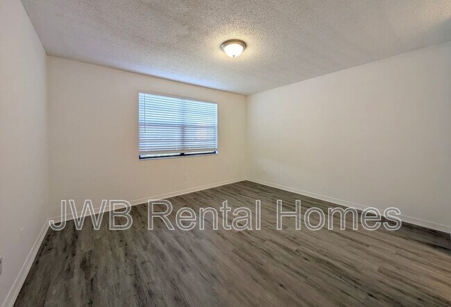 Building Photo - 476 Bentwood Ln