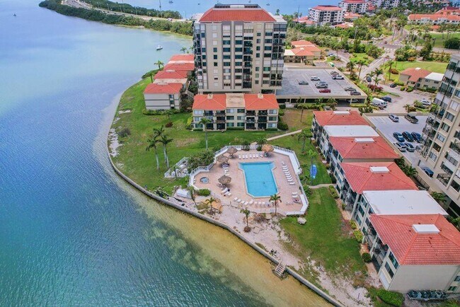 Building Photo - 6322 Palma Del Mar Blvd S