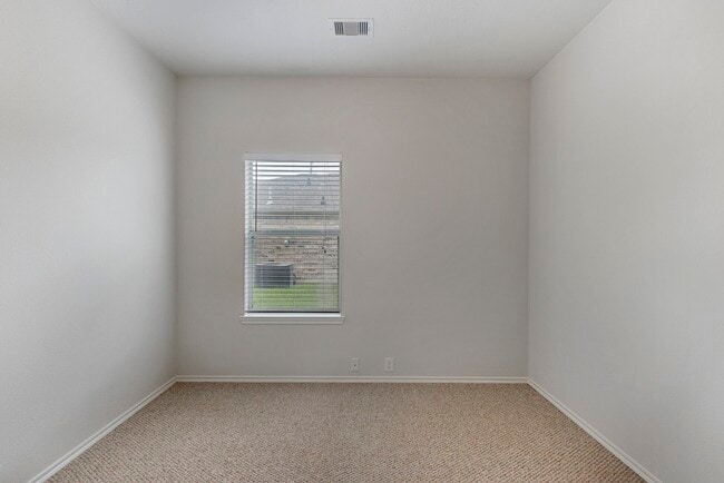 Building Photo - 831 Honeysuckle Vine Dr