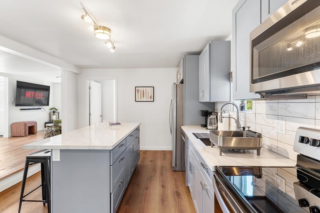 Building Photo - 450 SW 154th St