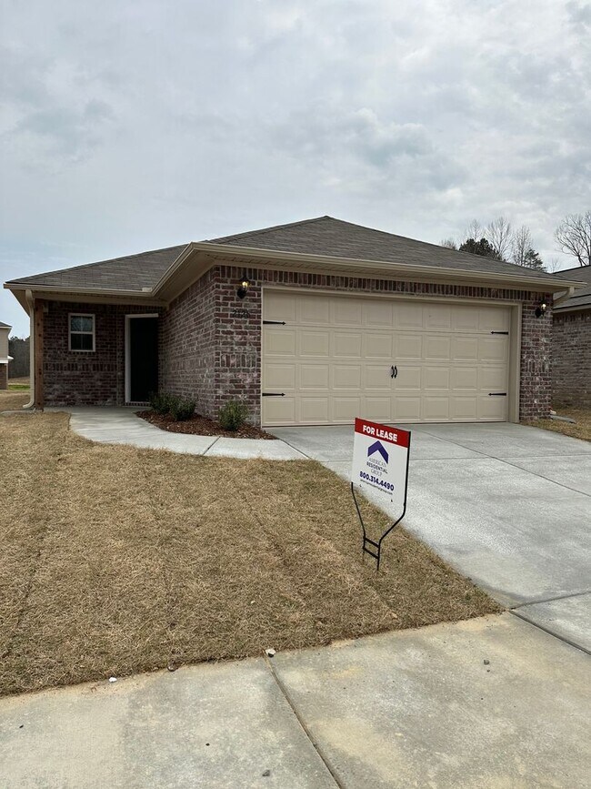 Building Photo - Pre-Leasing Now | Beautiful 4 Bedroom, 2 Bath Home Offering Space & Comfort in Kilpatrick Landing