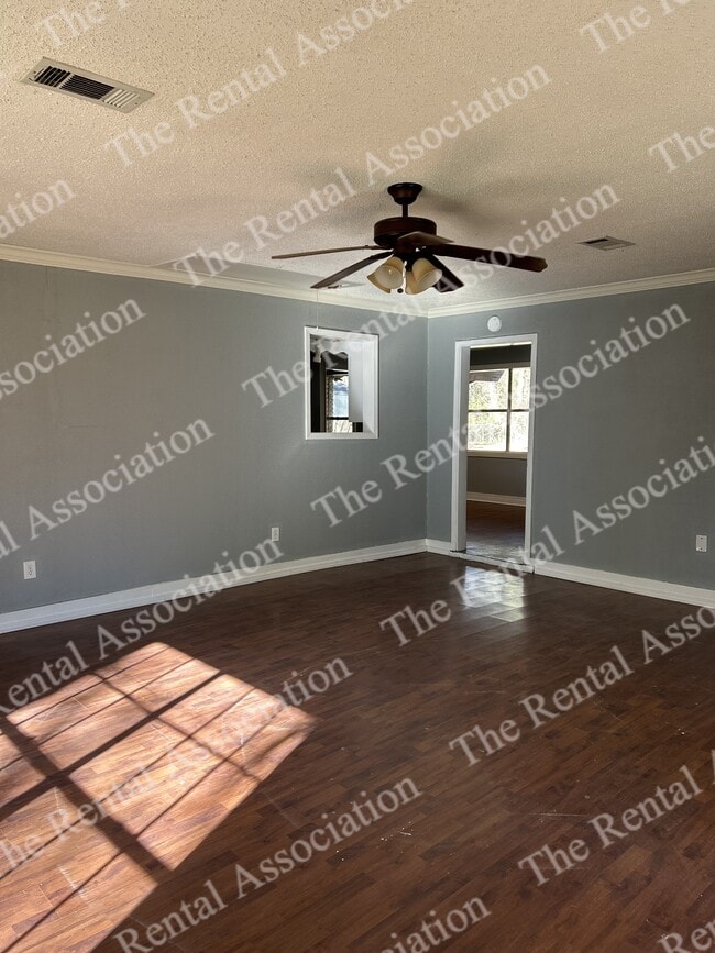 Building Photo - 56 Martha Dr