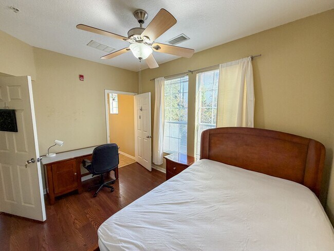 Building Photo - Campus View North #203