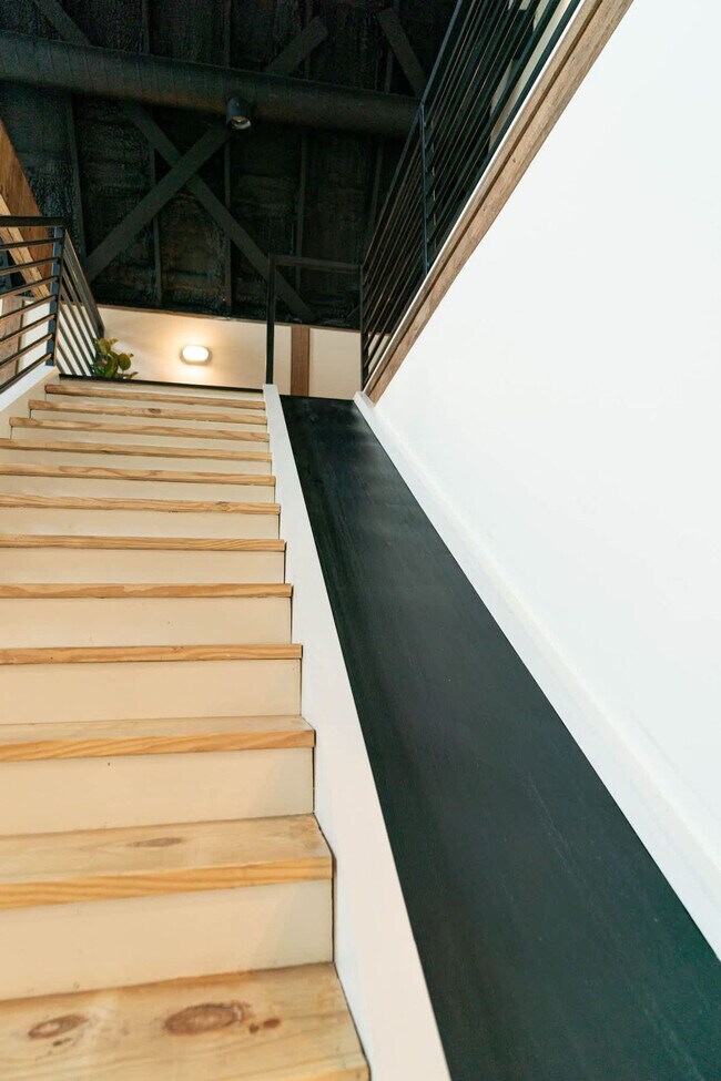 Building Photo - 8442 E McNelly Rd