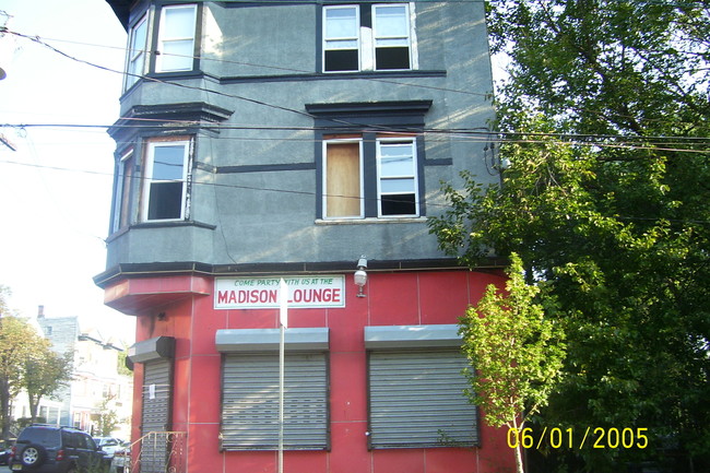 Primary Photo - 293-299 Madison Ave