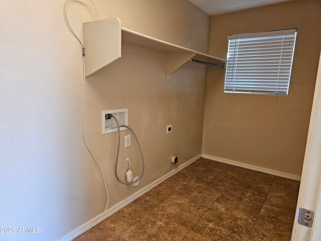 Building Photo - 3711 N Kachina Ln