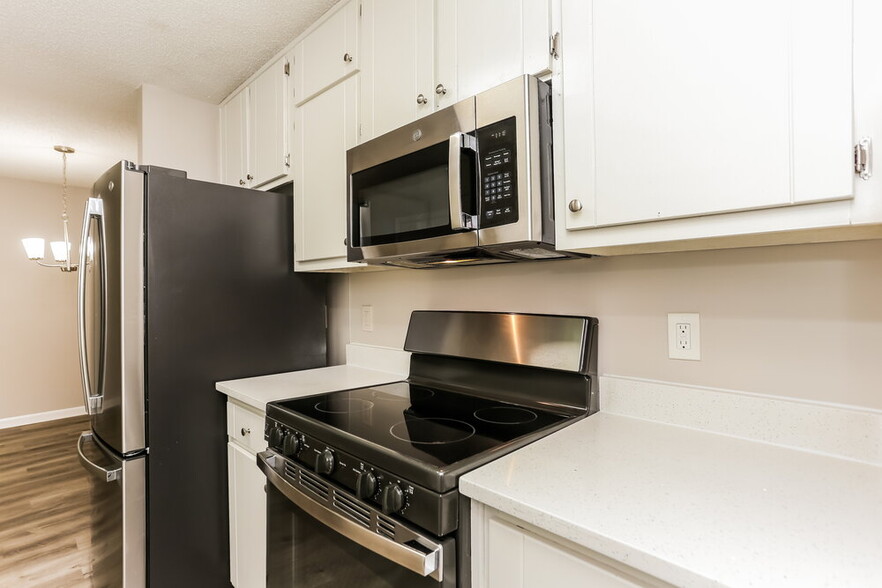 Building Photo - 130 Harriette Dr