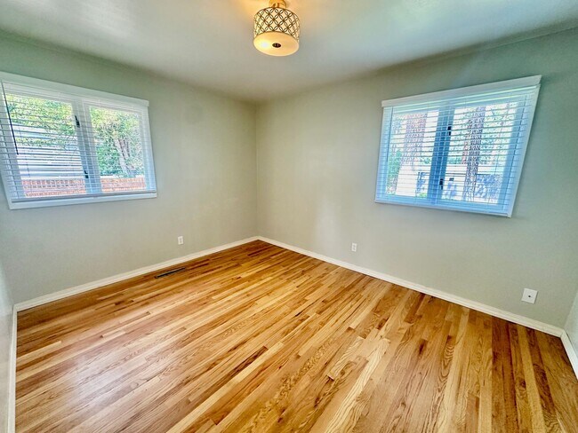 Building Photo - New on the Market!