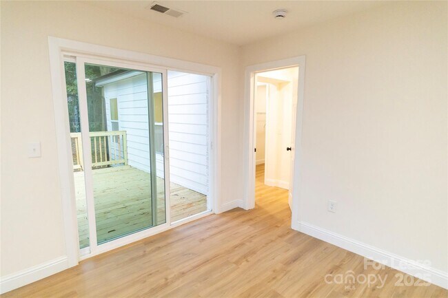 Building Photo - 3501 Eastway Dr