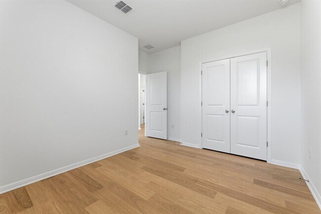 Building Photo - 183 Glocken Ln