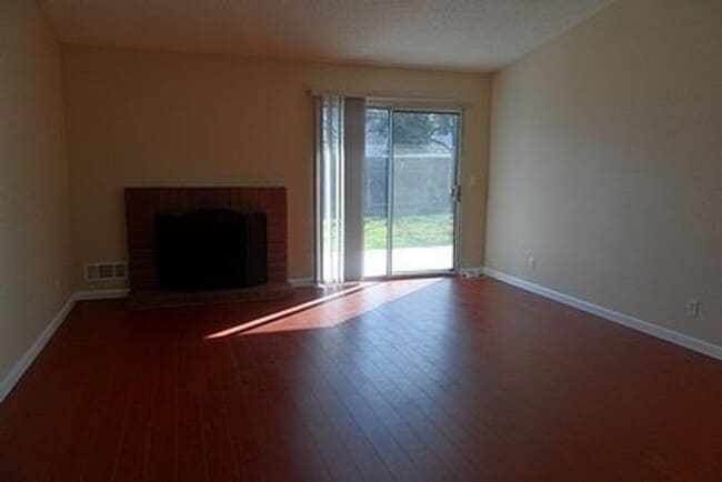 Building Photo - REDUCED!!!!